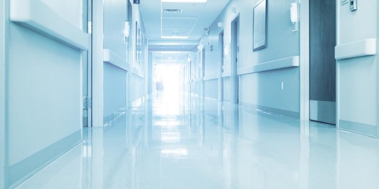 Hospitais-de-campanha-da-sala-de-isolamento-à-UTI-768x384 Blog da Asmontec - Salas Limpas